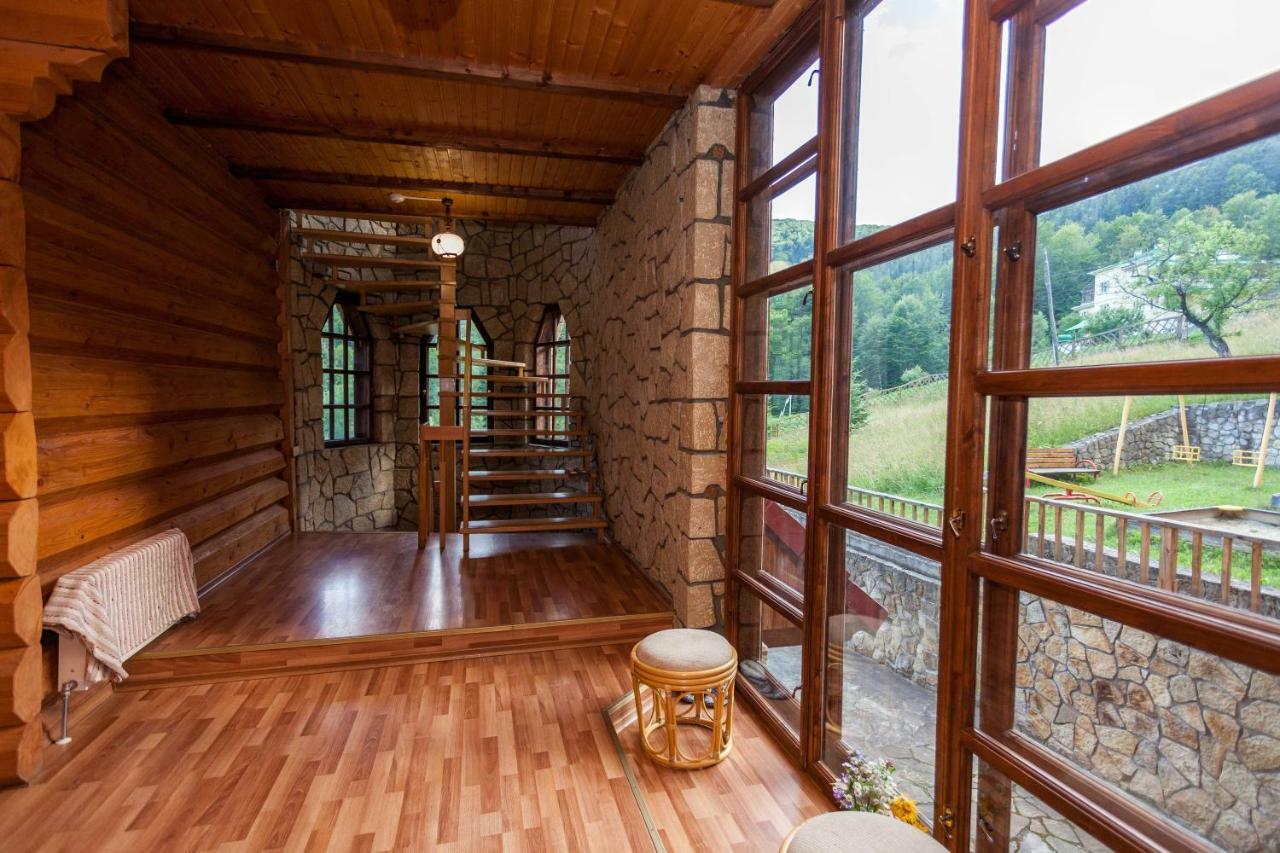 Альпина Hotel Yaremche Luaran gambar